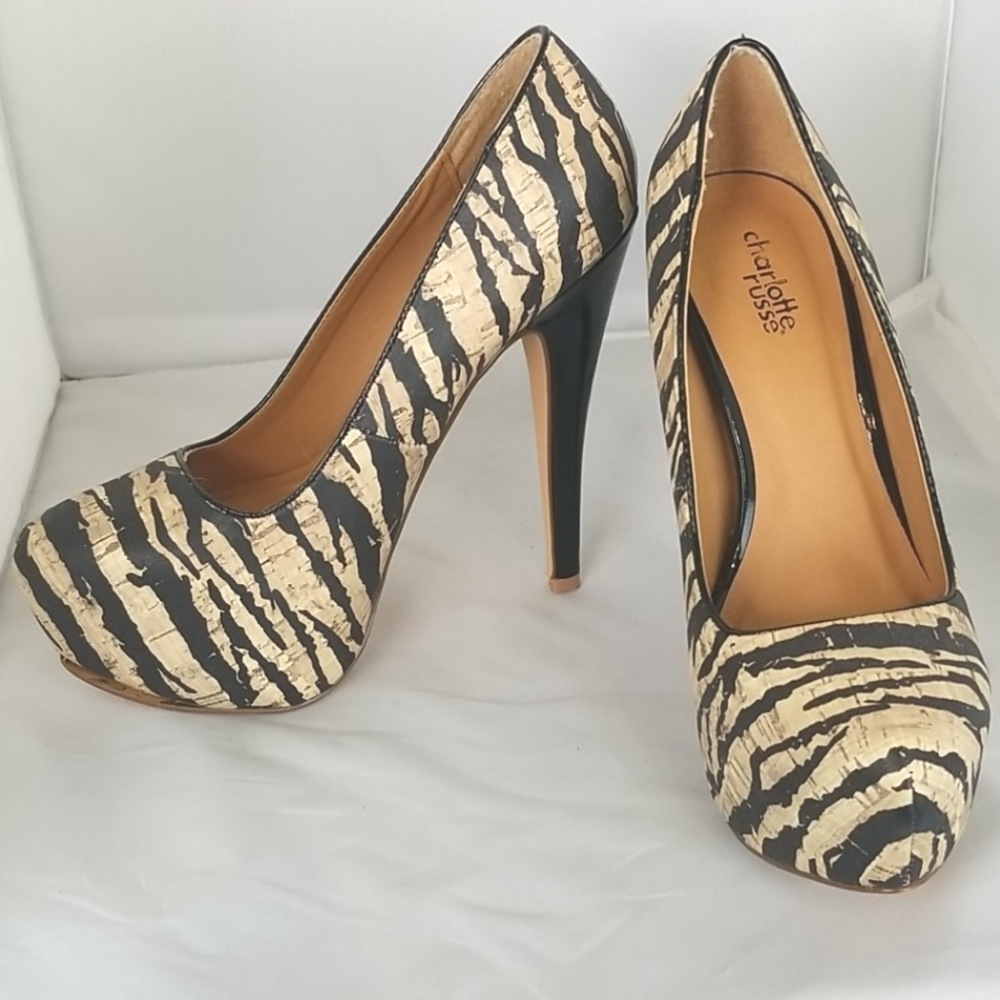 CHARLOTTE RUSSE Tan & Black Striped Heels, 7